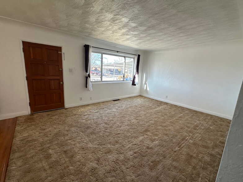 Building Photo - 1124 Indiana St SE