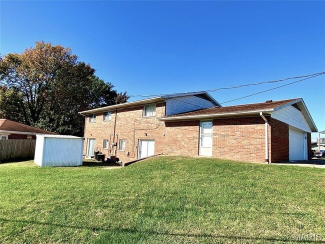 Building Photo - 2416 Patrick Dr