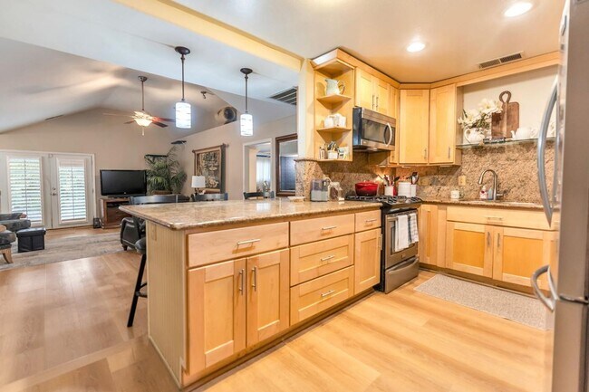 Building Photo - Beautiful Southside Los Banos Rental