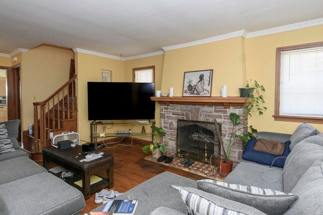 Building Photo - 3940 N 64th St