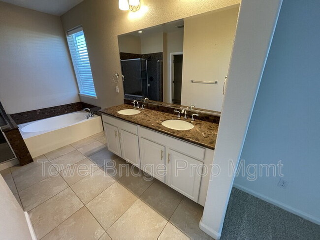 Building Photo - 5508 Copper Sunset Way