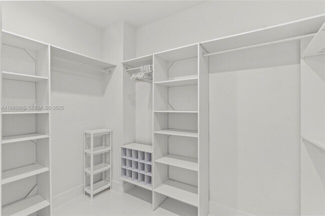 Building Photo - 14841 SW 39th Terrace