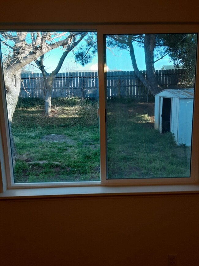 Building Photo - 750 Crosby Ln