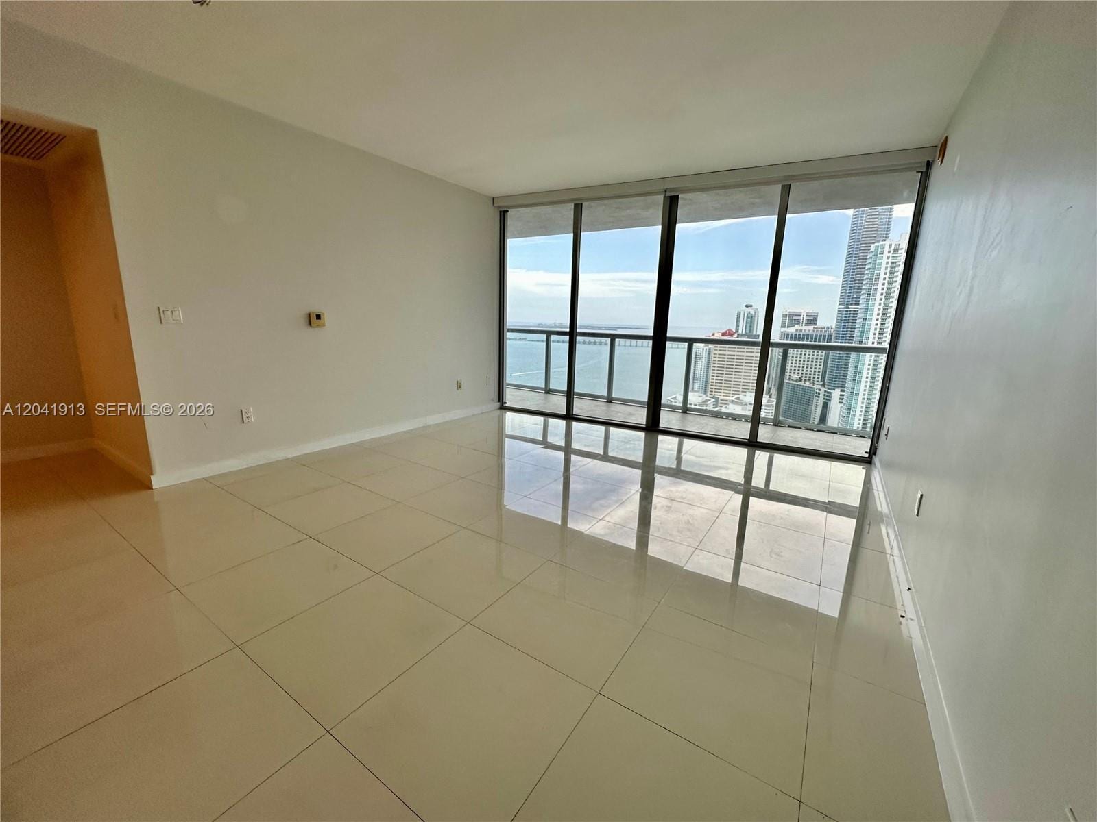 Building Photo - 495 Brickell Ave