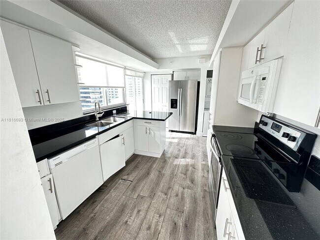 Building Photo - 3411 Indian Creek Dr