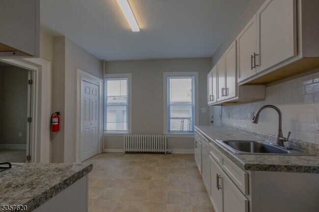 Building Photo - 257 S 8th St