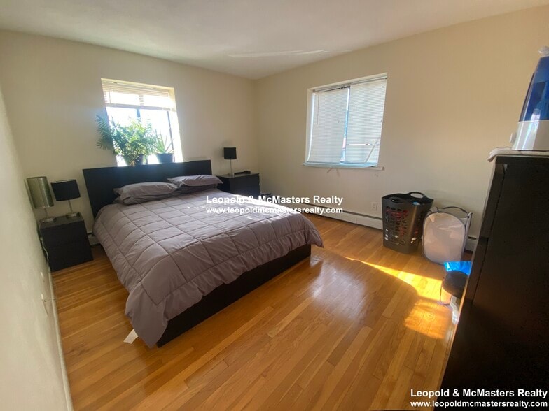 Building Photo - 81 Litchfield St
