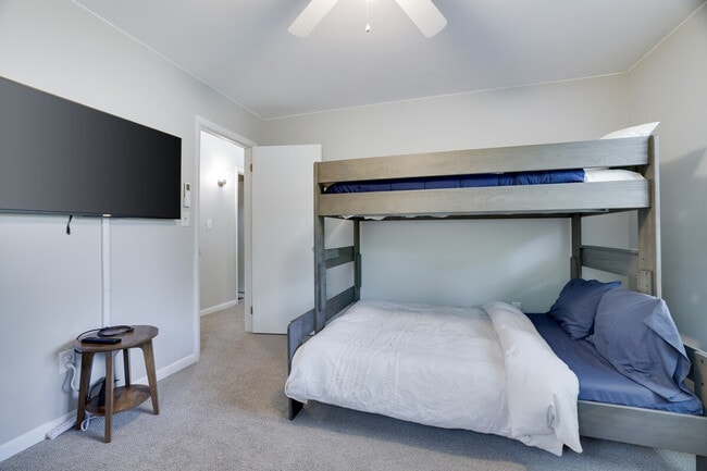 Building Photo - 141 Tommy's Ln