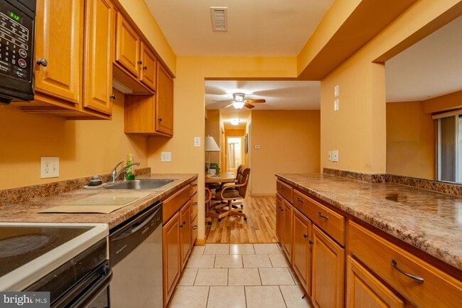 Building Photo - 254 Vail Ct