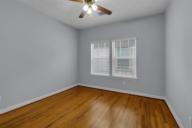 Building Photo - 341 W 23rd St