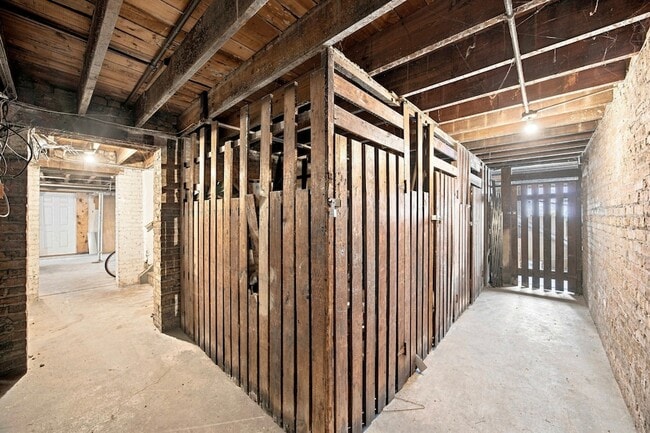 Building Photo - 7443 S Paxton Ave
