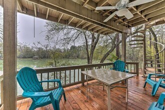 Building Photo - Lake Front Townhome with resort-like Views!