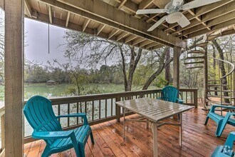 Building Photo - Lake Front Townhome with resort-like Views!