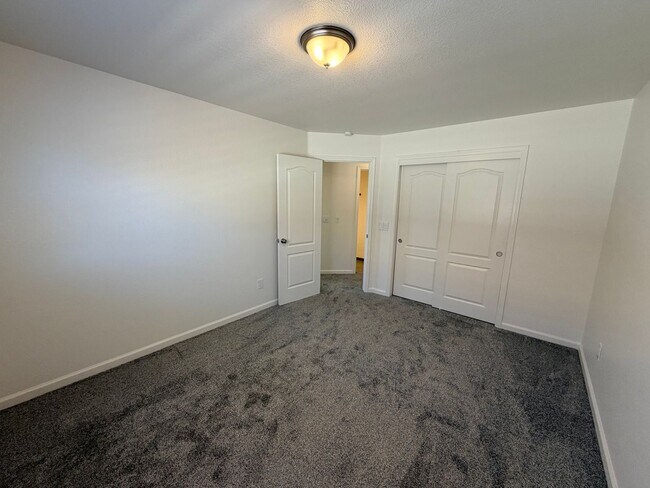 Building Photo - 1311 St Francis Dr