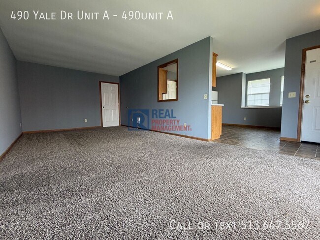 Building Photo - 490 Yale Dr