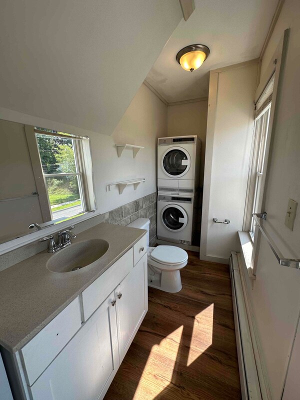 Building Photo - 38 Pine St