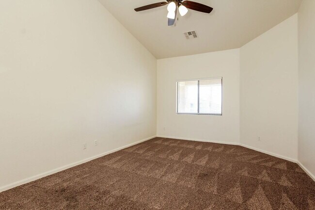 Building Photo - 13240 W Stella Ln