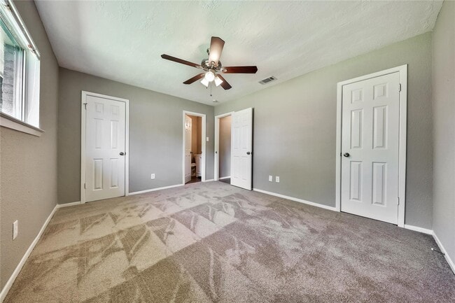 Building Photo - 9814 Appleridge Dr