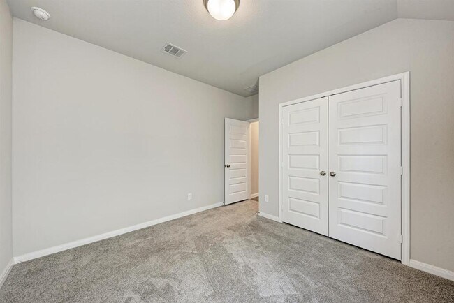 Building Photo - 144 Danielson St