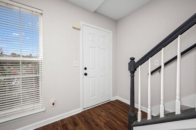 Building Photo - 340 Stewarts Landing Cir