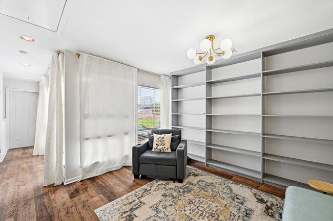 Building Photo - 1116 Bering Dr
