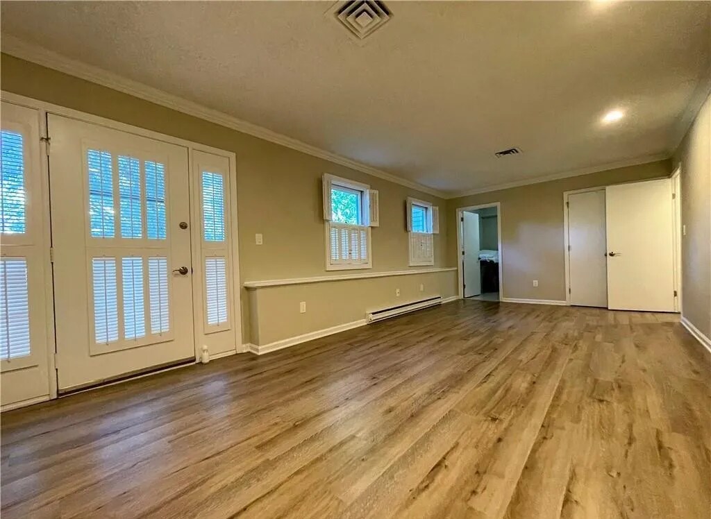 Multi functional den - 450 Center St
