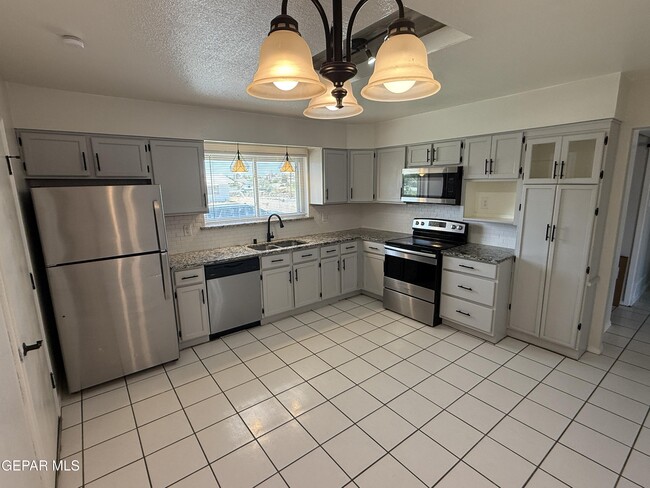 Building Photo - 7201 Armistad Ave