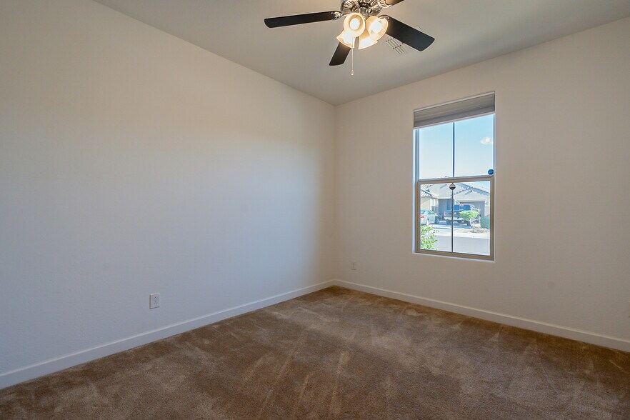 Building Photo - 15877 W Mauna Loa Ln