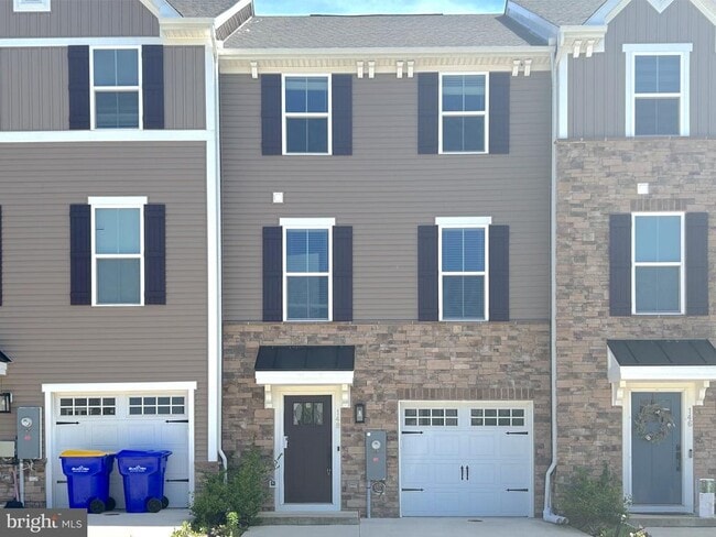 Building Photo - 148 Fletcher Cir