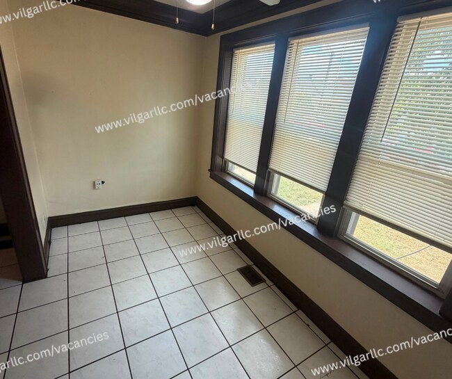 Building Photo - 4013 Pulaski St
