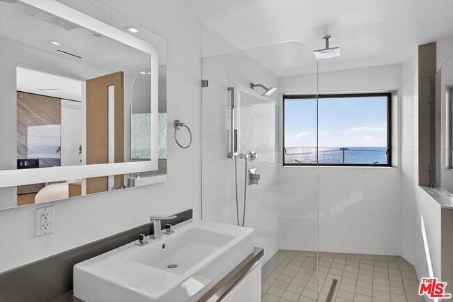 Building Photo - 17816 Porto Marina Way