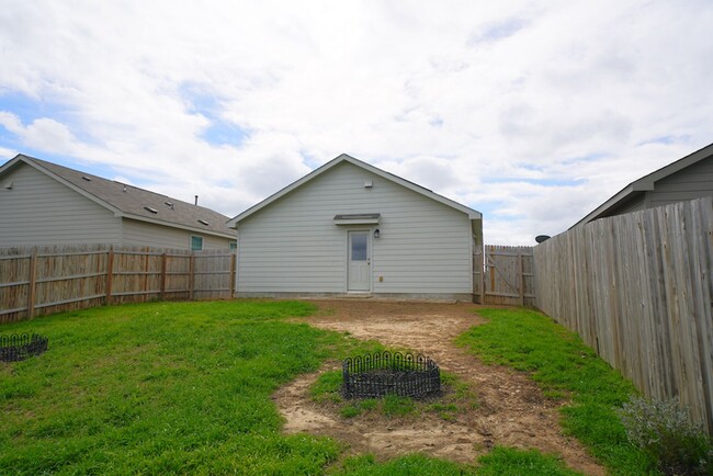 Building Photo - Great 3/2 Located in Rosillo Ranch Now Ava...