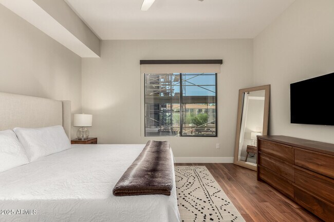 Building Photo - 7300 E Earll Dr