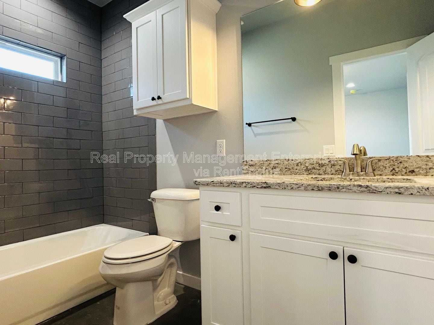 Building Photo - 104 N Harrison Ave