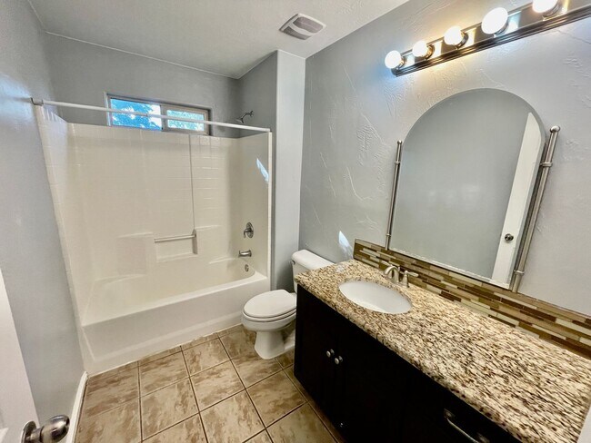 Building Photo - Pet-Friendly 4-BR Home in Washington Fields