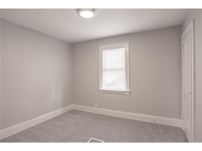 Building Photo - 4020 Emerson Ave N