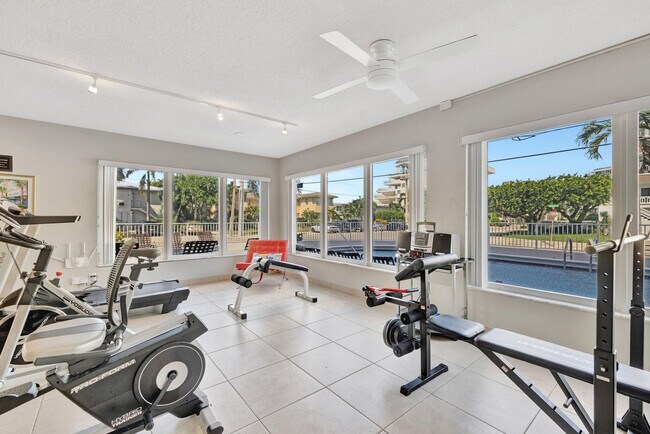 Building Photo - 550 Bayshore Dr