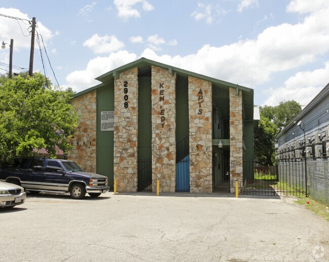 Primary Photo - 2908 S Congress Ave