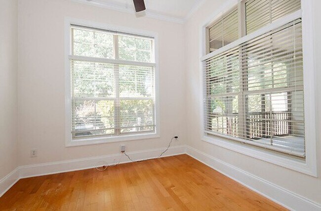 Building Photo - Gorgeous 3 Bedroom 2.5 Bathroom Townhome- Located in Stone Creek Village, Cary! Available August ...