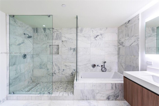 Building Photo - 401 N Birch Rd