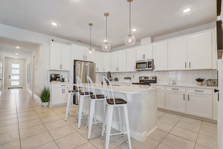 Building Photo - 362 Sofia Ln