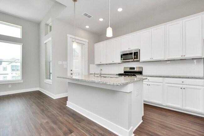 Building Photo - 708 Strawberry Pines Ct