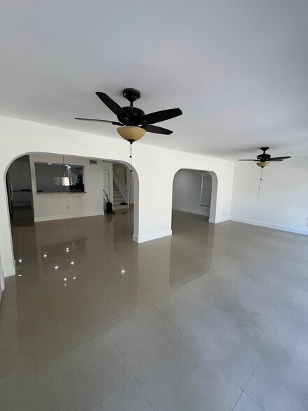 Building Photo - 1060 SW 111th Way