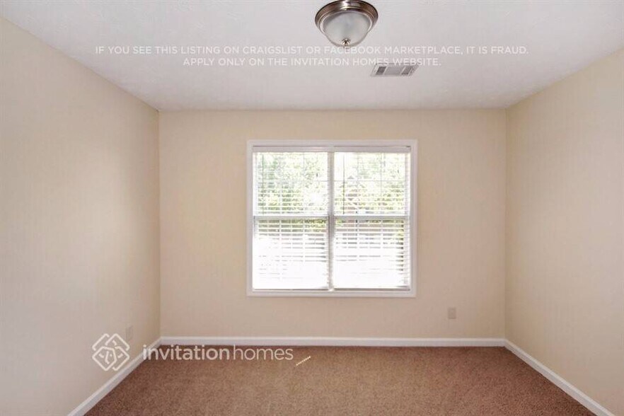 Building Photo - 6521 Carriage Ln