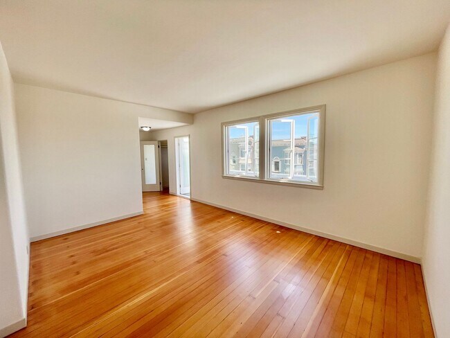 Building Photo - Bright and Airy 2 Bedroom Penthouse in the...
