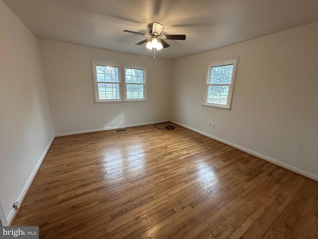 Building Photo - 14835 Rock Point Rd