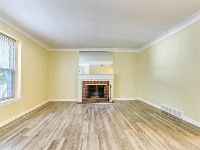 Building Photo - Fantastic 2bd/1ba home! Let yourself in!