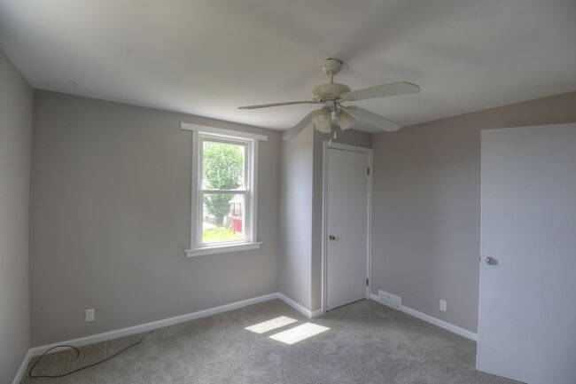 Building Photo - 2-Bedroom, 1-Bath Single-Family Home with Integral Garage and Renovated Interior for Rent