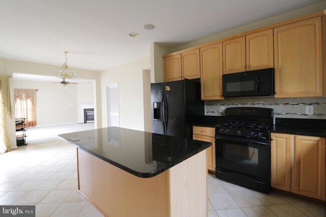 Building Photo - 42576 Legacy Park Dr