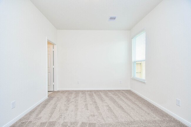 Building Photo - 25230 Benroe St